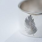 Серебряное кольцо с гравировкой "Перо" 112143п от ювелирного магазина Оникс - 1