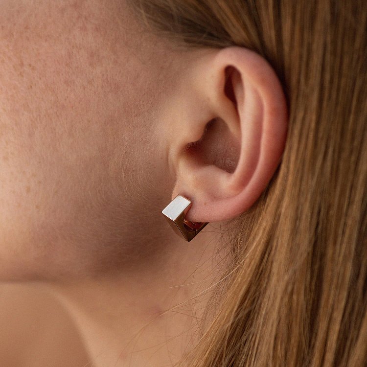 Сережки "Ризик" у червоному золоті с08460 від ювелірного магазину Онікс