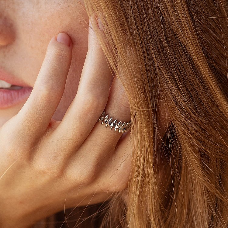 Кольцо в белом золоте к07619 от ювелирного магазина Оникс - 4