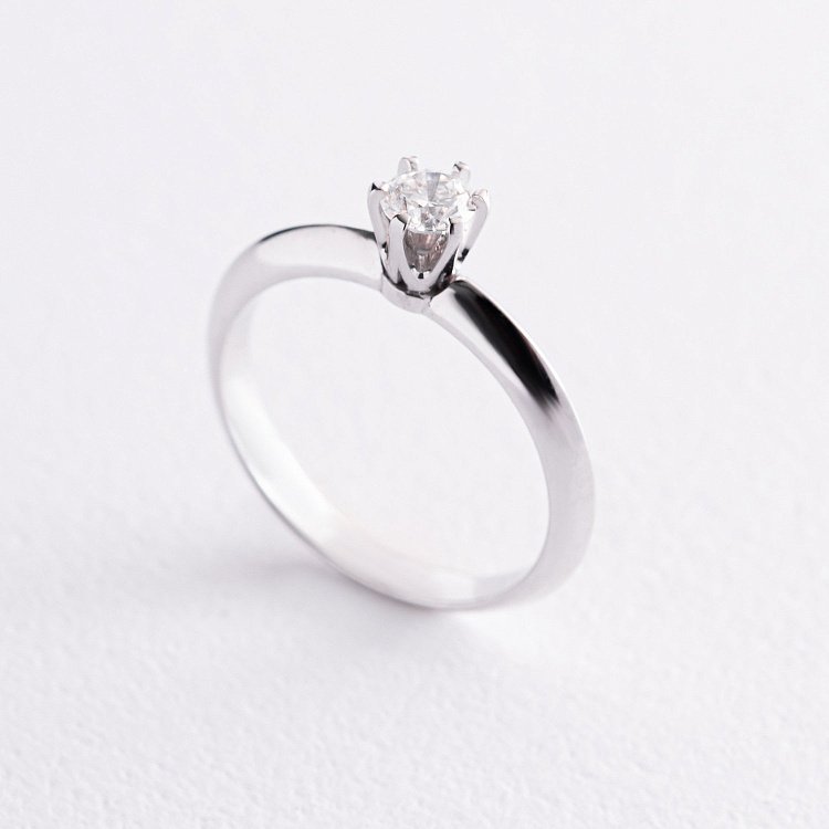 Помолвочное золотое кольцо с бриллиантом 220431121 от ювелирного магазина Оникс