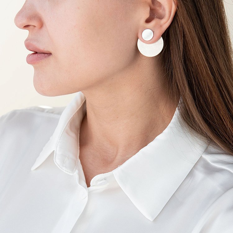 Серебряные серьги - пусеты "Молли" 123039 от ювелирного магазина Оникс