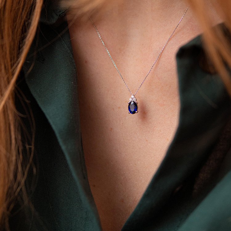 Золотое колье с бриллиантами и сапфиром колб0080z от ювелирного магазина Оникс - 2