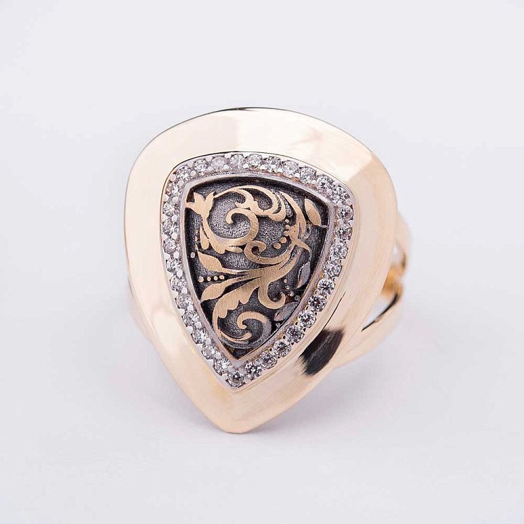 Золота каблучка з фіанітами к03529 від ювелірного магазину Онікс - 3