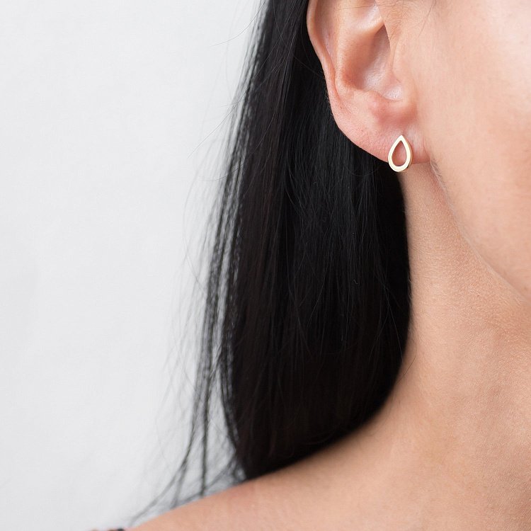 Серьги-пусеты "Маленькие капельки" в желтом золоте 1.1*0.8 см с06318 от ювелирного магазина Оникс - 3