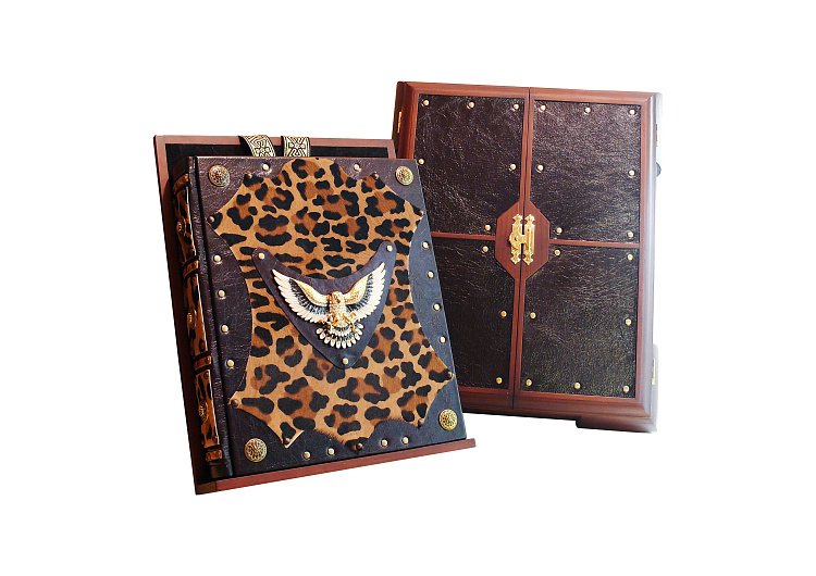 БЛЮХЕЛЬ К. ОХОТА (LUCE LEOPARDO) ОЦИ1411 от ювелирного магазина Оникс