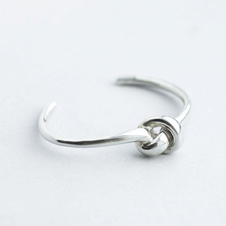 Срібний браслет ручної роботи "Вузол" 141327 від ювелірного магазину Онікс