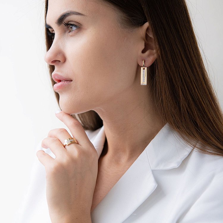 Кольцо в желтом золоте с фианитами к06698 от ювелирного магазина Оникс - 5