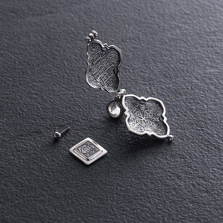 Серебряный мощевик "Господь Вседержитель. Казанская икона Божией Матери" с чернением 132475 от ювелирного магазина Оникс - 2