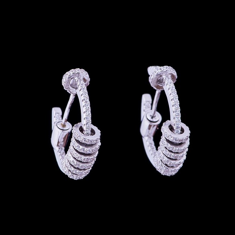 Срібні сережки (фіаніти) 121876 від ювелірного магазину Онікс - 1