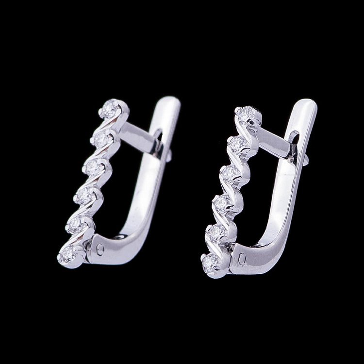 Золотые серьги с бриллиантами е0905б от ювелирного магазина Оникс