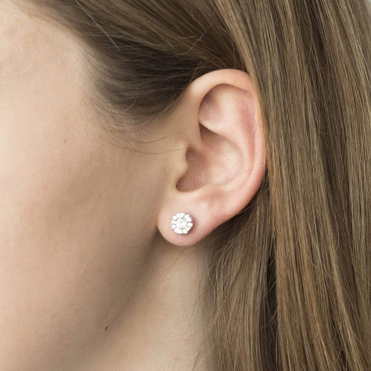 Срібні сережки-пусети з фіанітами 121667 від ювелірного магазину Онікс - 3