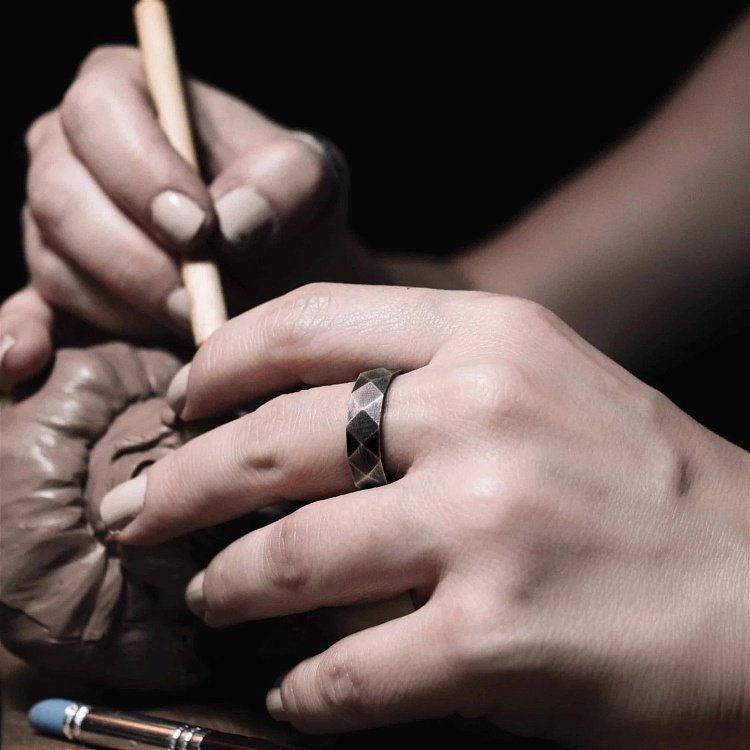 Срібна каблучка "Геометрія" 112706 від ювелірного магазину Онікс - 14