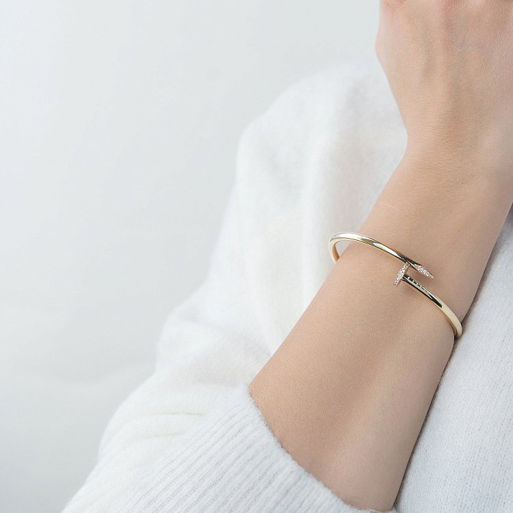 Золотий браслет "Цвях" з фіанітами б02098 від ювелірного магазину Онікс - 1