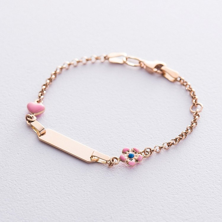 Золотий дитячий браслет "Квіточка та Сердечко" для гравірування з емаллю б02588 від ювелірного магазину Онікс