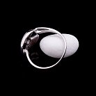 Серебряное кольцо с перламутром 111775 от ювелирного магазина Оникс - 1
