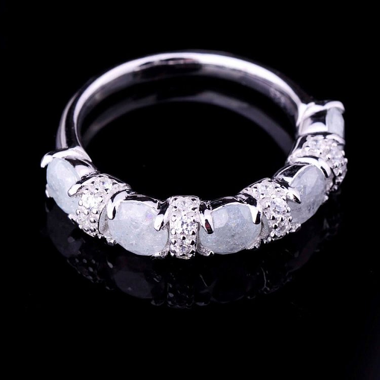 Женское кольцо с фианитами (родий) 111625 от ювелирного магазина Оникс