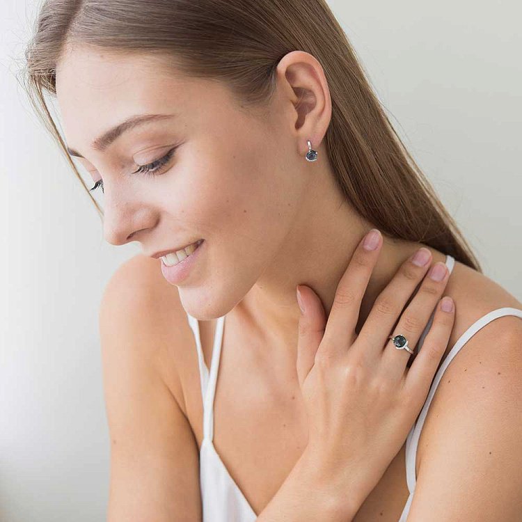 Золотые серьги с топазом Лондон голубой и бриллиантами C01157E от ювелирного магазина Оникс - 4