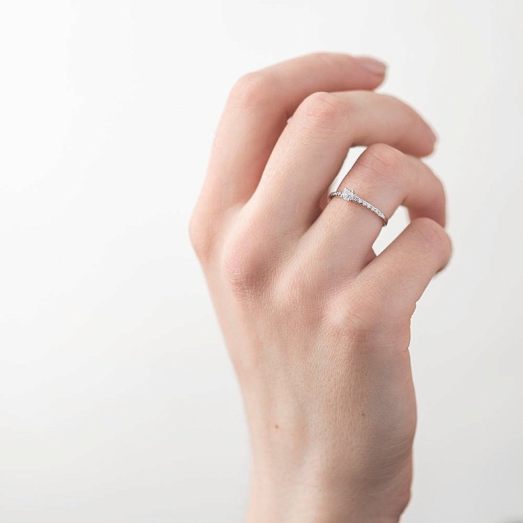 Золота заручальна каблучка з діамантами р0578б від ювелірного магазину Онікс - 1