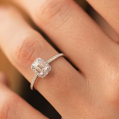 Заручальна золота каблучка з діамантами 241941121 №6