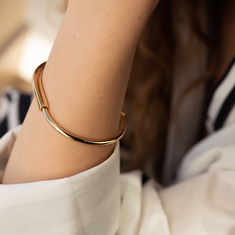 Жесткий браслет Lock в желтом золоте б05259 от ювелирного магазина Оникс - 11