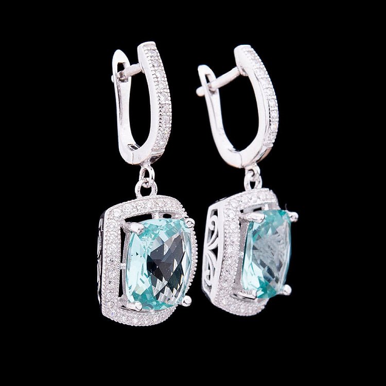 Серьги с голубыми фианитами с22 от ювелирного магазина Оникс