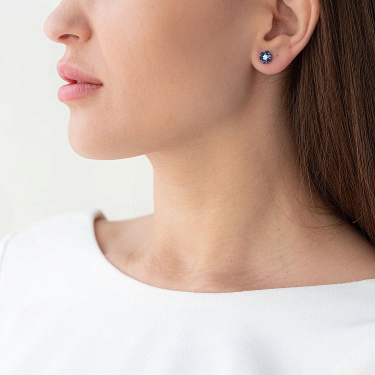 Золотые серьги - пусеты "Цветочки" (сапфир, бриллиант) сб0139aj от ювелирного магазина Оникс - 1