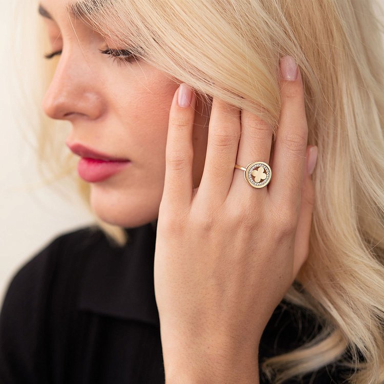 Каблучка "Конюшина" в жовтому золоті (білі фіаніти) к06937 від ювелірного магазину Онікс - 3