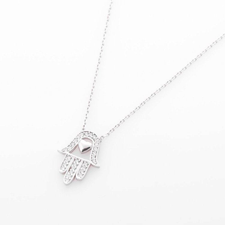 Срібне кольє - Хамса з серцем (фіаніти) 18581 від ювелірного магазину Онікс