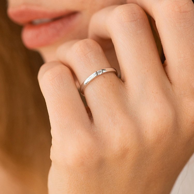 Заручальна золота каблучка з фіанітом к08160 від ювелірного магазину Онікс - 1