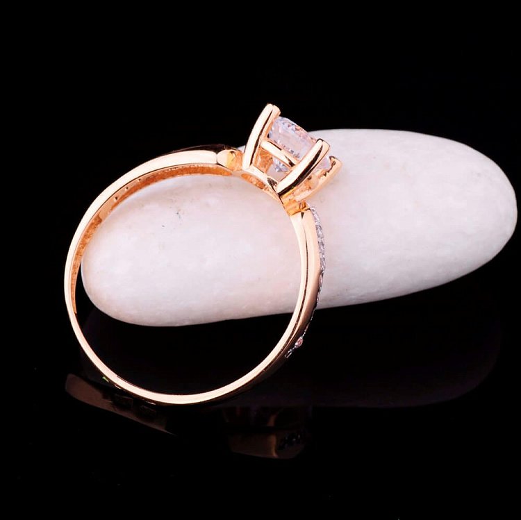 Кольцо (фианиты) к03069 от ювелирного магазина Оникс - 1