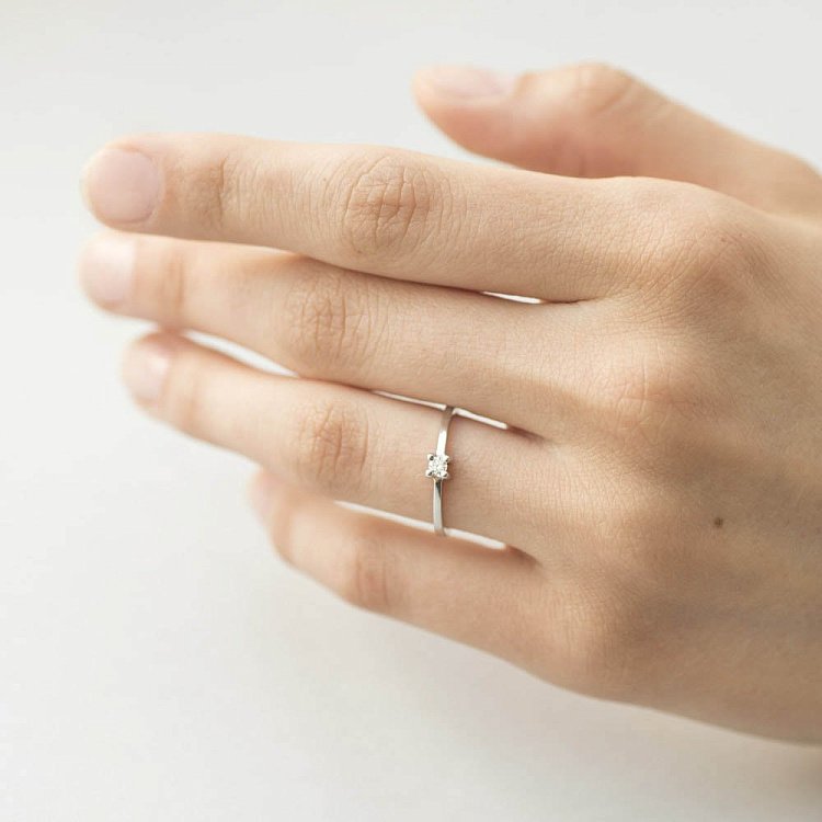 Золотий перстень в стилі мінімалізм з діамантом JMSR9905 від ювелірного магазину Онікс - 3