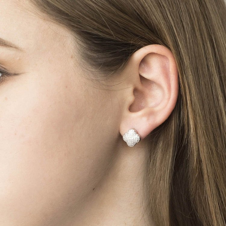 Серебряные серьги-пусеты с фианитами "Клевер" 121663 от ювелирного магазина Оникс