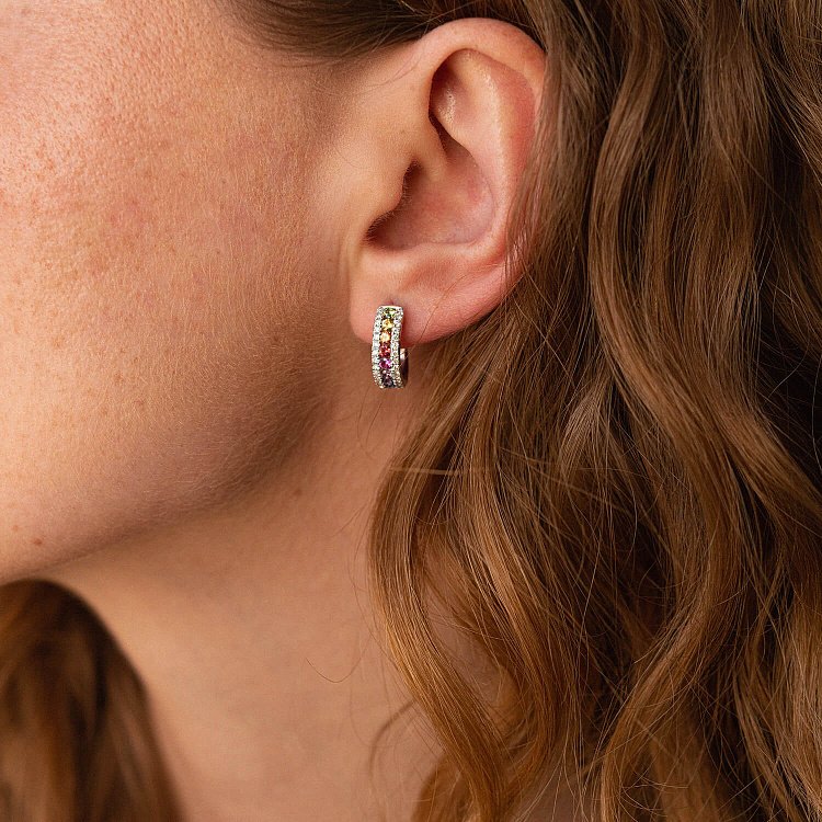 Золотые серьги с разноцветными сапфирами и бриллиантами сб0401mi от ювелирного магазина Оникс - 1