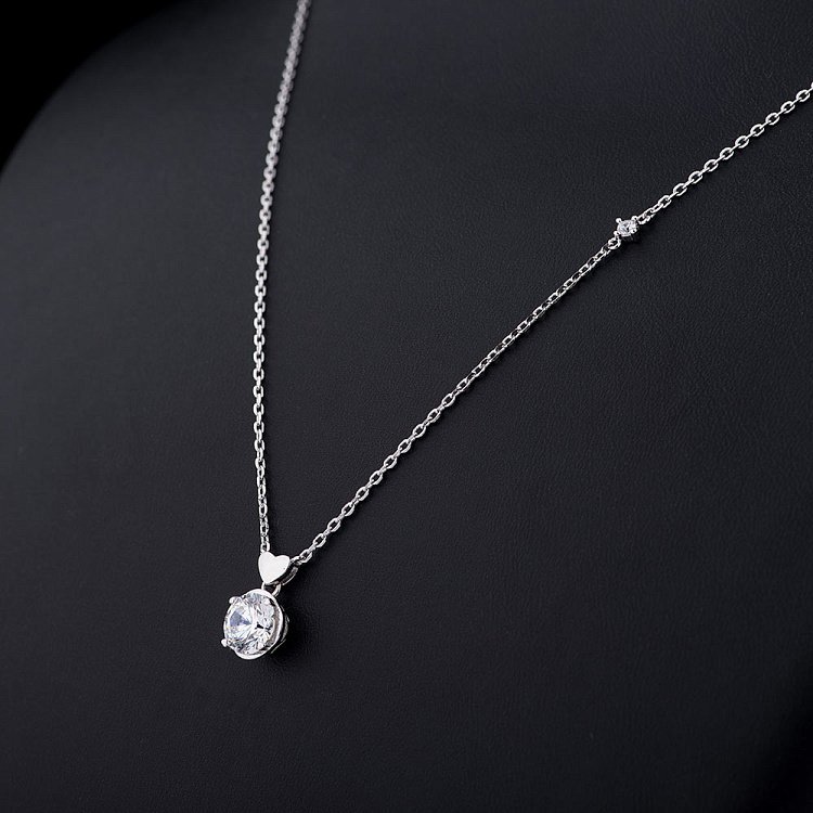 Серебряное колье с фианитами 18258 от ювелирного магазина Оникс - 2