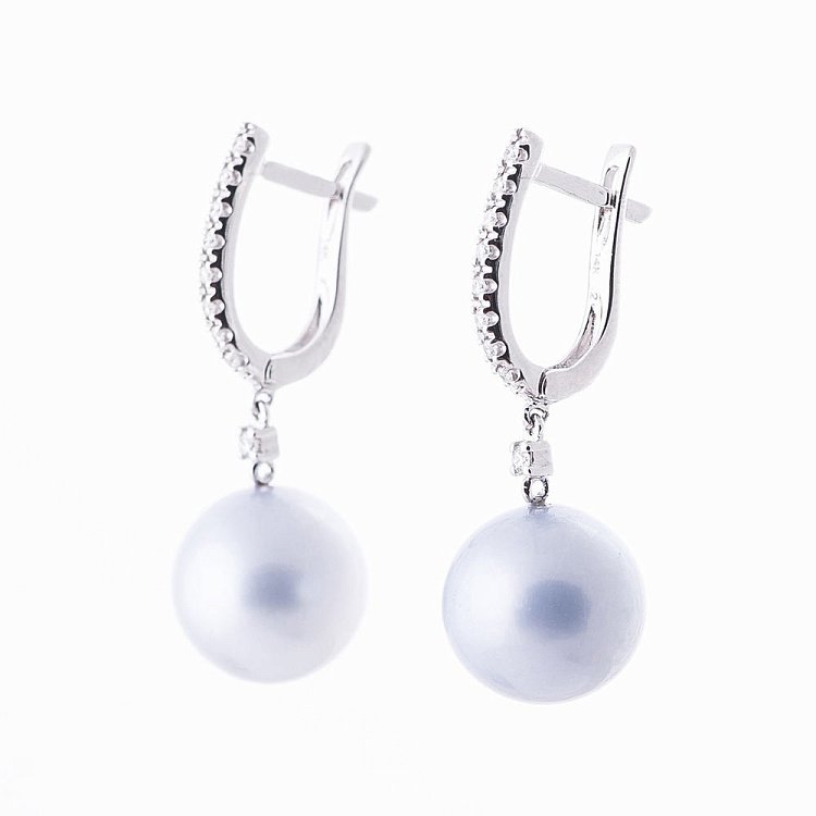 Золотые серьги с культивированными жемчужинами и бриллиантами e11596aj Золотые серьги с культивированными жемчужинами и бриллиантами e11596aj от ювелирного магазина Оникс