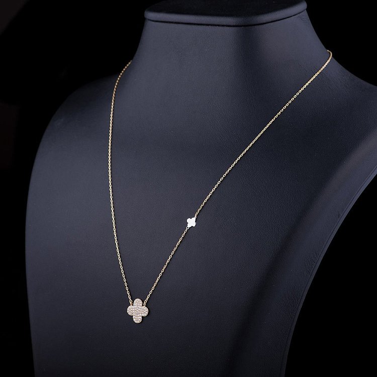 Золотое колье "Клевер" с фианитами кол01041 от ювелирного магазина Оникс - 1