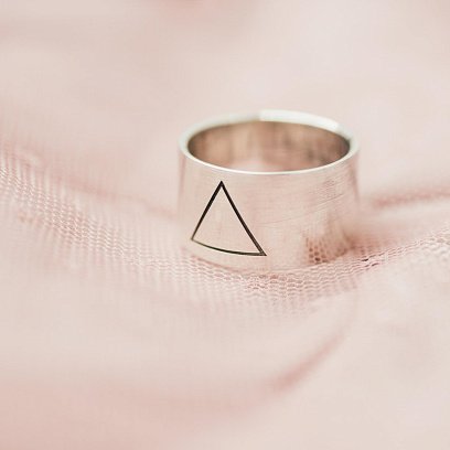Серебряное кольцо с гравировкой "Треугольник" 112143тр №6