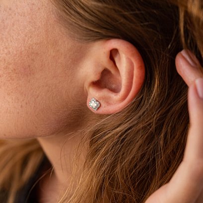 Золотые серьги-гвоздики "Клевер" (фианит) с06180 №7