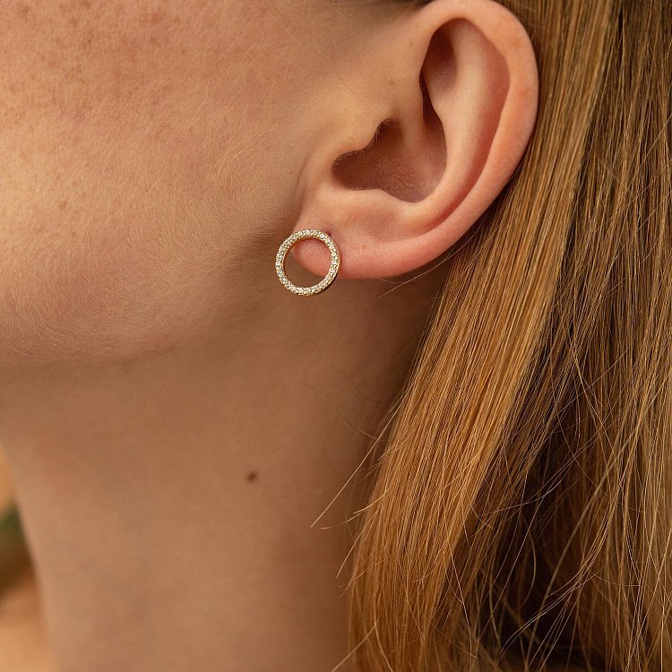 Серьги - пусеты "Круговорот" с фианитами 1.2 см (желтое золото) с08399 от ювелирного магазина Оникс - 9