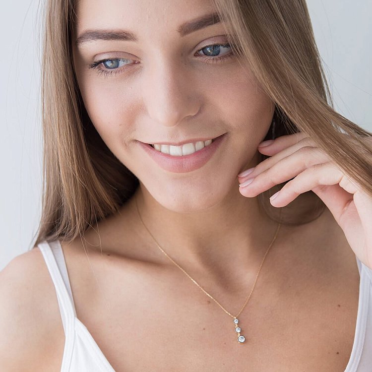 Золотое колье с фианитами кол00766 от ювелирного магазина Оникс - 4