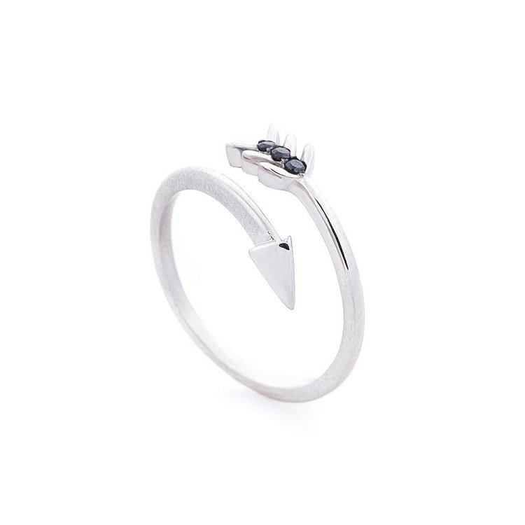 Золотое кольцо "Стрела" с фианитами к251 от ювелирного магазина Оникс