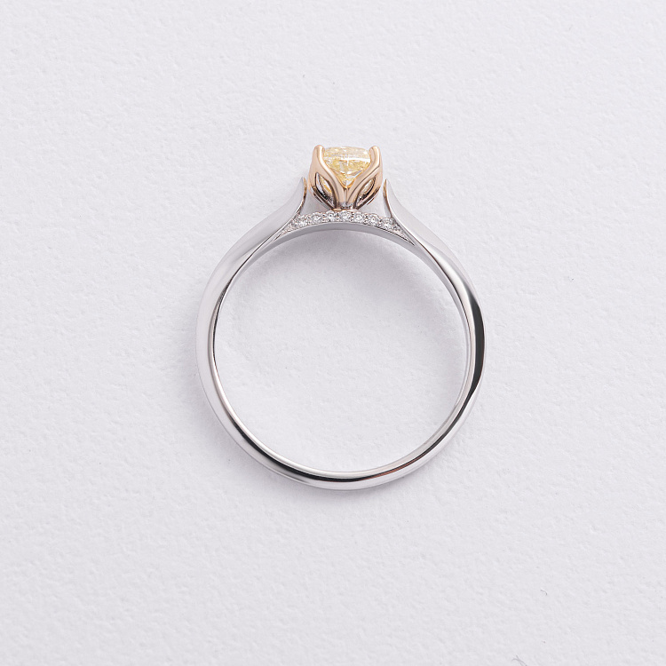 Заручальна золота каблучка з діамантами 244621123 від ювелірного магазину Онікс - 1