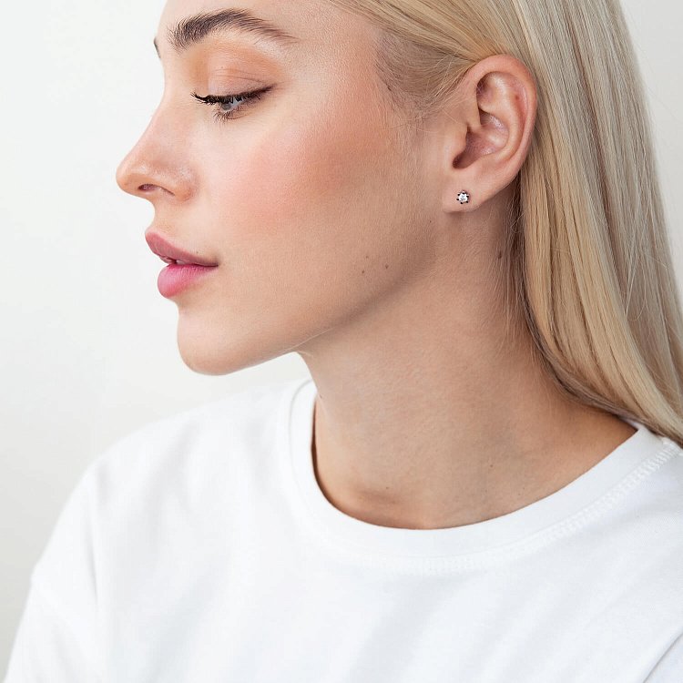 Золоті сережки - пусети з фіанітами с05854 від ювелірного магазину Онікс - 1