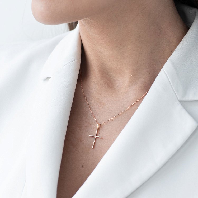 Золотий хрестик з діамантами п091sl від ювелірного магазину Онікс - 1