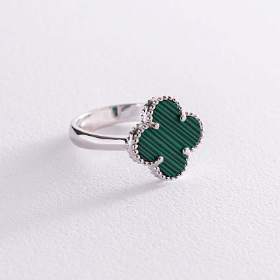 Серебряное кольцо "Клевер" с малахитом 111681