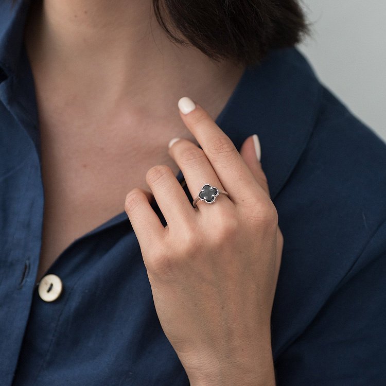 Кольцо "Клевер" в белом золоте к05999 - 3 Кольцо "Клевер" в белом золоте к05999 от ювелирного магазина Оникс - 3