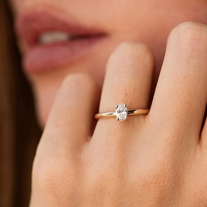 Заручальна каблучка в жовтому золоті (фіаніт овал) к08200 №2