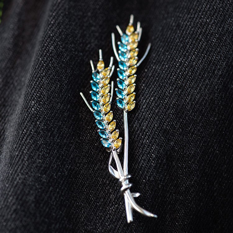 ﻿Срібна брошка "Колоски пшениці" з фіанітами 1211 від ювелірного магазину Онікс