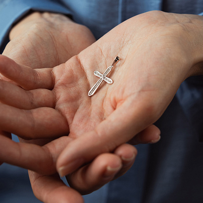 Хрестик у білому золоті (фіаніти) п04050 №2