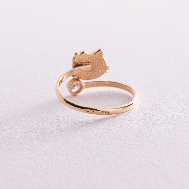 Золотое детское кольцо "Hello Kitty" (эмаль, фианиты) к03449 от ювелирного магазина Оникс - 2